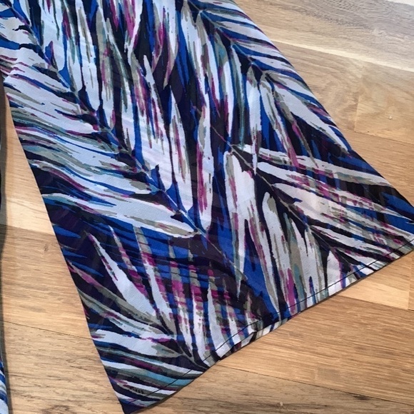 BANANA Republic 3/4 Bell Sleeve Semi Sheer Leaf Pattern Tunic Blouse Women’s XS - Picture 5 of 16